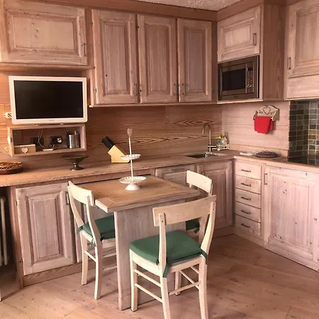 Profumo Di Legno A Cielo Alto La Coquille דירה